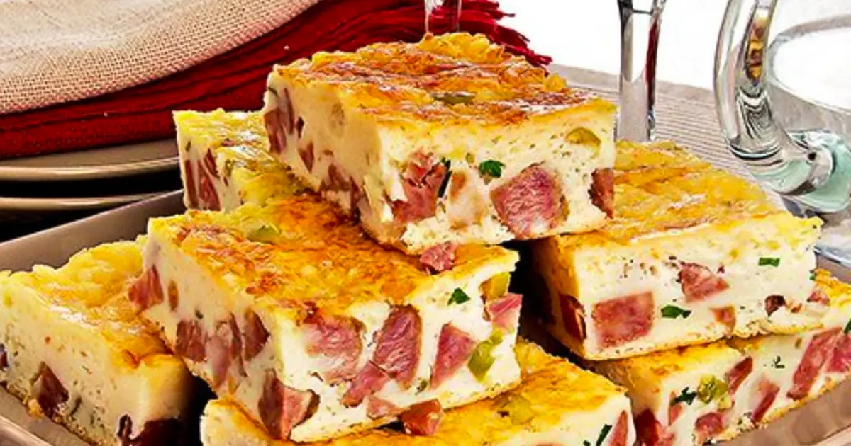 Torta de linguiça e requeijão