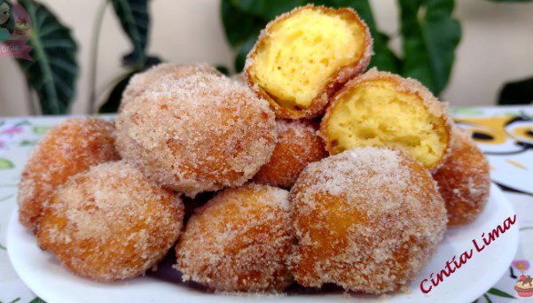 Bolinho de Chuva de Fubá