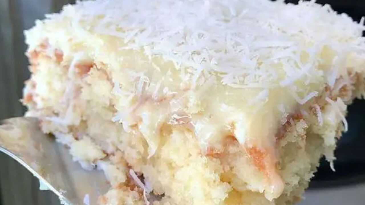 Bolo de coco cremoso
