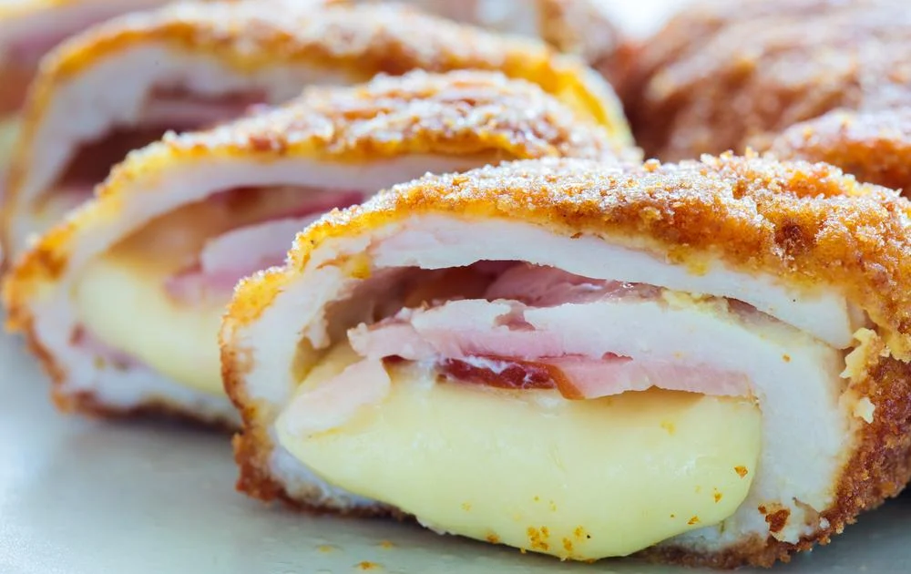 Peito de Frango Recheado com Queijo e Presunto